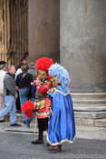 Gladiators luring tourists outside the Pantheon 